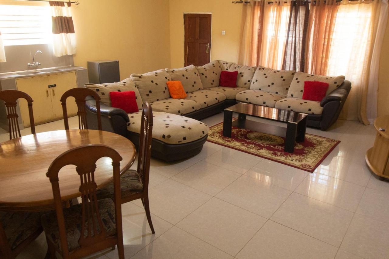 Golden Days Lodge Лівінґстон Екстер'єр фото