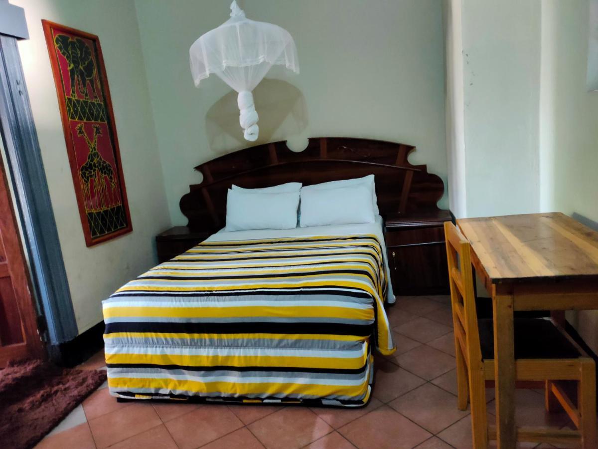 Golden Days Lodge Лівінґстон Екстер'єр фото