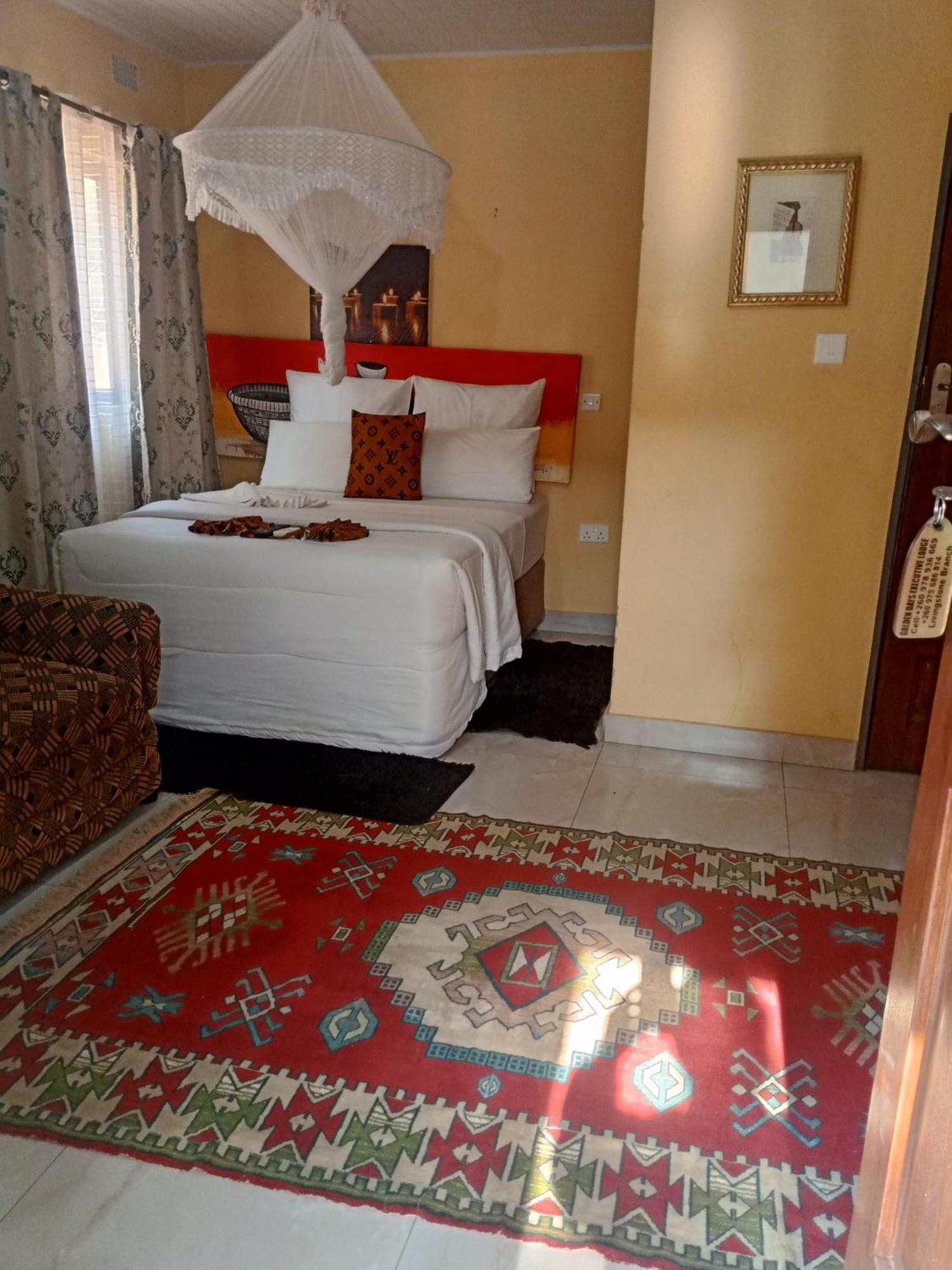 Golden Days Lodge Лівінґстон Екстер'єр фото