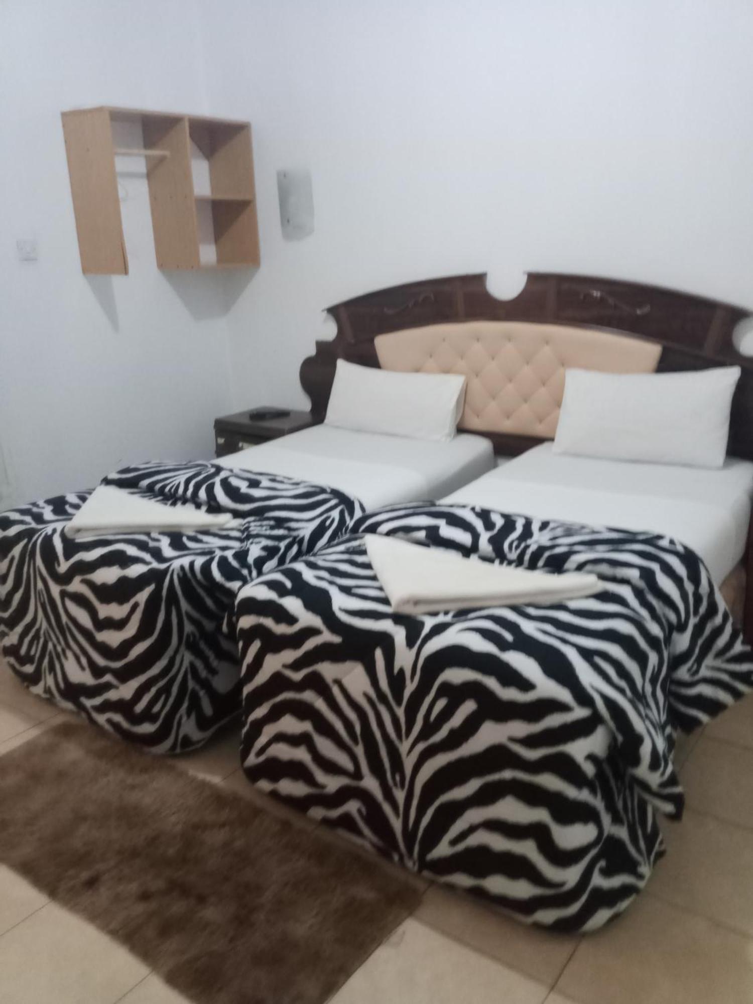 Golden Days Lodge Лівінґстон Екстер'єр фото