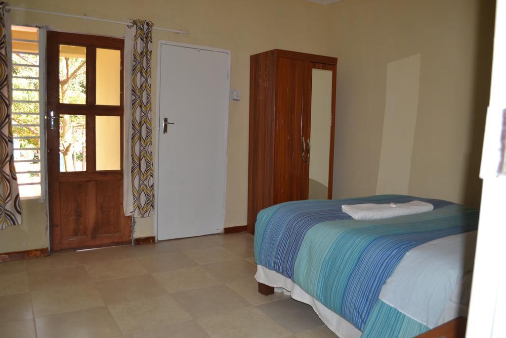 Golden Days Lodge Лівінґстон Екстер'єр фото