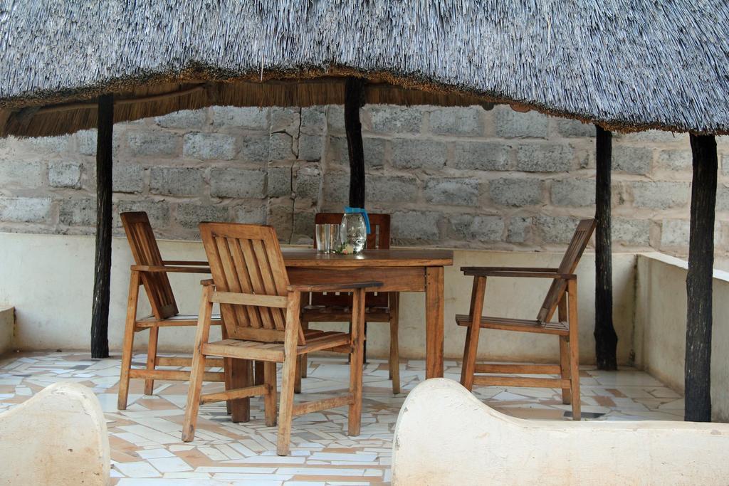 Golden Days Lodge Лівінґстон Екстер'єр фото