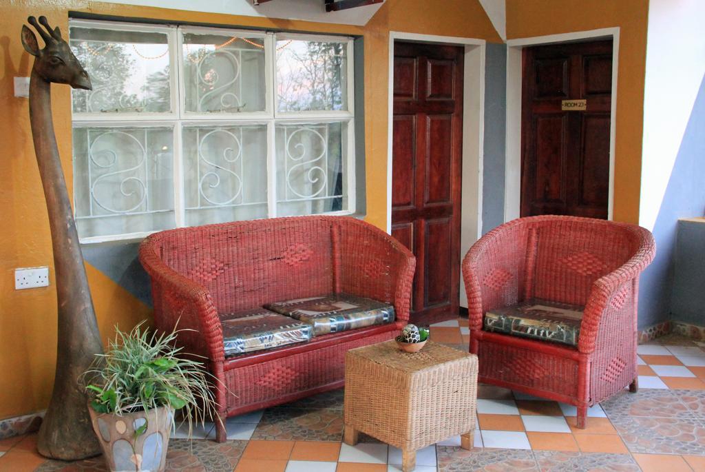 Golden Days Lodge Лівінґстон Екстер'єр фото